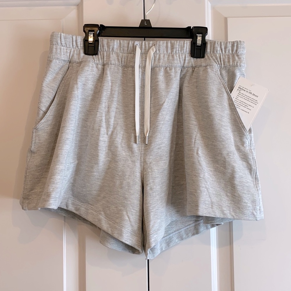 Mellow-In High rise short 4.5”